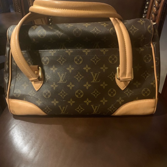 Iconic 💯 % Authentic Louis Vuitton bag - Picture 2 of 5